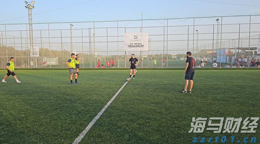 中报披露、股价闪崩，和黄医药(00013)为何仍吸引南下资金加速买入？